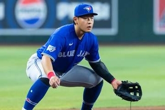 岡本和真に「正式に謝罪します」　好守連発で“誤算”…ブ軍ファン手のひら返し