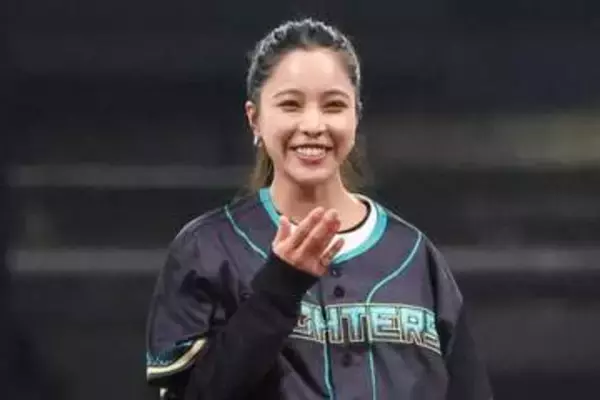 “お馴染み”美女アスリートに喝采　「悔しいです」も晴れやか…ゆるふわ投球にほっこり