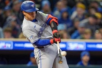 岡本和真、8試合ぶり20号　30歳初アーチに敵地騒然…村上と並び日本人1年目のHR数歴代2位