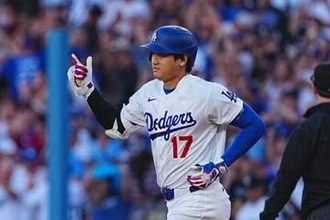 大谷翔平、19号の直後に“ポンポン”「恋に落ちる」　不和騒動から数日後…ファン感動の光景