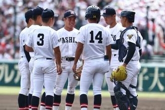 甲子園で視線集めた2文字　既視感覚えるファン続出…見かけた”融合”が「似てる」