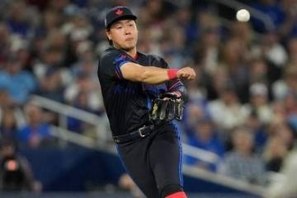 HR以外でも…岡本和真が実は披露していた“必殺技”　解説も唸った身のこなし「よくやった」