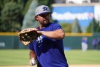 ド軍から10日で“戦力外”も…美人妻と幸せなオフ「とても綺麗だ」　祝福殺到「ゴージャス」