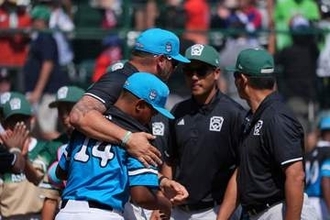 米国の“甲子園”で大誤審「酷すぎる」「不快で滑稽」　1球が分けた勝敗「最悪の判定」