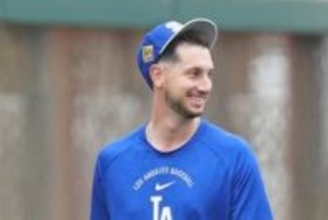 ド軍に出没した366億円の「警備員」　無表情で棒立ち…ファン爆笑「全然やる気ない」