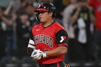 村上宗隆、右ハムストリングの張りで途中交代…球団発表　3回の打席、走塁中に負傷か