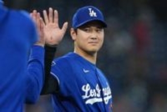大谷＆由伸が「学習している」　視線の先にいた人物に爆笑…MLB公式が捉えた“謎行動”
