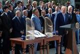 「佐々木朗希の「スーツ姿カッコ良過ぎ」　トランプ大統領と初対面…特等席で存在感「やっぱりデカい」」の画像1