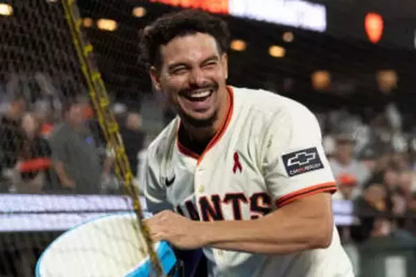 一般人に紛れ…287億円男が日本満喫　都内の名所に出没、思わず添えた「最高だった」