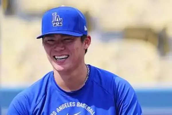 山本由伸がロッカーで「邪悪な笑顔」　球団カメラマン公開…“大物”からサイン要求