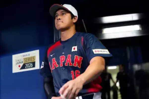 大谷翔平が球場入り　ファン1000人超殺到…中日との強化試合、警察官動員の厳戒態勢