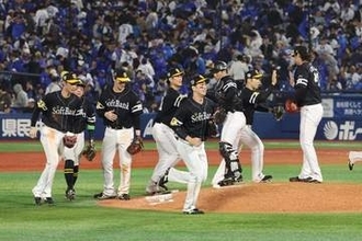びしょ濡れで“限界突破”…雨のハマスタで発見された「勝利の女神」　隠せぬ美女オーラ「世界一」