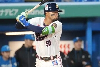 「守備範囲広すぎ」　戦力外→育成→支配下で躍動…“衝撃美守”の26歳は「身体能力バケモン」