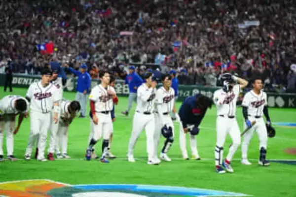 ベンチで呆然…目を拭ったキム・ヘソンに「泣ける」　立ち上がれぬ韓国主砲に日本人も涙