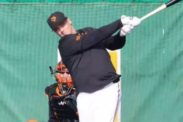 巨人新助っ人の“不安要素”…岡本の穴は「簡単には埋まらない」　専門家が指摘した「我慢」