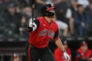 村上宗隆、6試合ぶり25号　本拠地騒然のムーンショット…“岡本超え”の日本人最多、首位攻防カードで一発