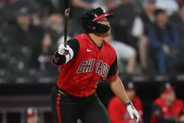 村上宗隆、6試合ぶり25号　本拠地騒然のムーンショット…“岡本超え”の日本人最多、首位攻防カードで一発
