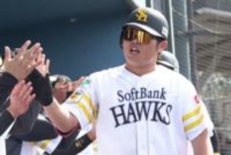 鷹にまだまだ眠る“お宝”「期待しかない」　戦慄の確信弾…20歳ロマン砲が「えぐい」