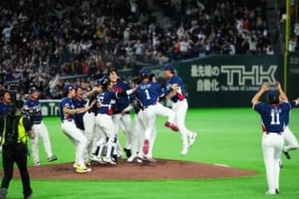 “東京の奇跡”に涙、涙　韓国代表ナインは狂喜乱舞…主将イ・ジョンフは崩れ落ち、監督も感極まる