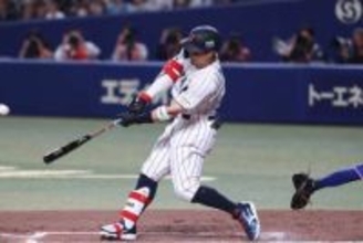 佐藤輝明に戦慄「今年もカモ」　大谷も“祝福”の衝撃131m弾…中日ファン複雑「相性よ」