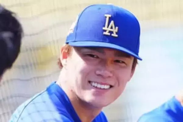 山本由伸の肩組み2ショットにファン感激「ぎゃあああ」　“懐かし”の共演「涙止まりません」