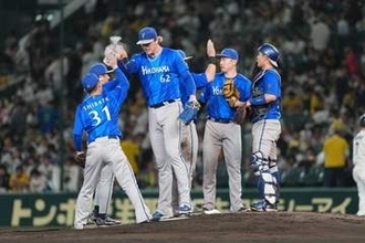助っ人の行動に日本人感激「こんなに敬意を…」　試合前の佇まいに注目「おふたりとも神すぎ」