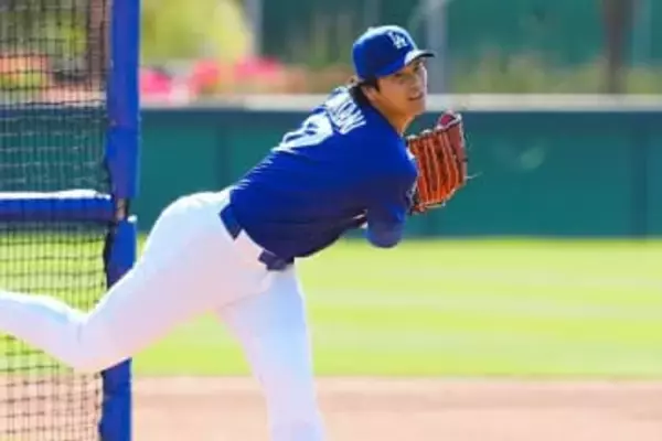 大谷翔平の前にできた壁…“初登板”で異様な光景　本人ほぼ見えず、米驚愕「いつも大勢」