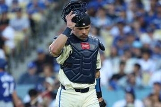 ラッシング、グラブ叩き付け頭抱える　練習で「痛みが再発」…IL逆戻りの可能性