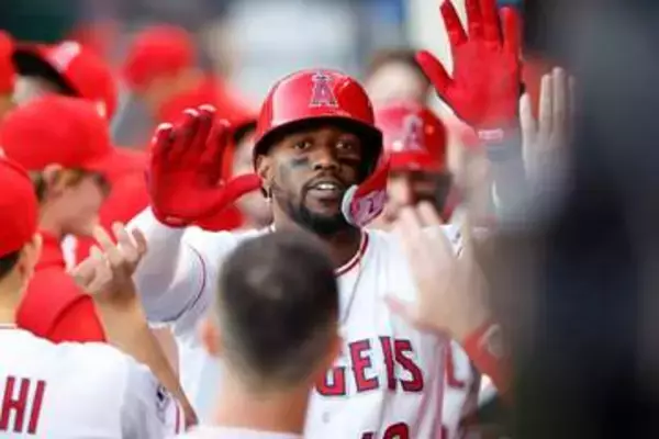 エ軍戦で大乱闘　両軍入り乱れる殴り合い発生…ソレア＆ロペスが退場、菊池雄星の登板試合