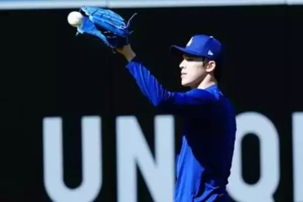 平日9時…日本ファン驚愕「え!?!?」　朗希を“挟む”世界的VIPに「マジかよ」