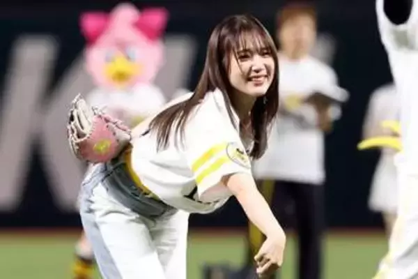 鷹の勝利納得？「毎試合来て！」　驚異“〇〇〇〇〇〇〇”…人気美女に感謝の声「ほんと無敵」