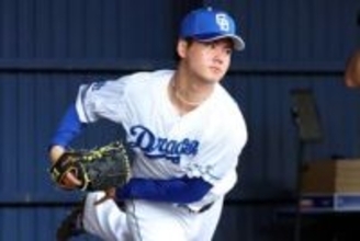 「後ろにいるのは!?」中日ドラ1の自主トレに“超大物”　豪華共演に歓喜「待ってました！」