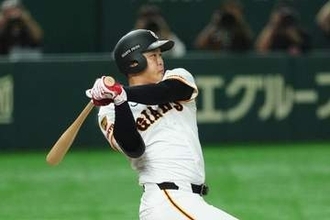巨人の23歳逸材は「上がってこないと」　バット先端で逆方向へ…驚愕パワーは「ポジだわ」
