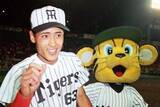 「甲子園“改造”がきっかけ…新庄剛志がスターになった裏側　低迷続きの阪神が下した決断」の画像1