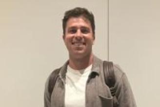 MLB162登板の新助っ人が家族と来日「とても興奮」　ロッテ5選手が続々…198cm左腕も