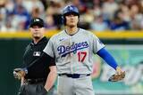 「大谷翔平の相次ぐ“ミス”「正気を失った」「やめてくれ」　左膝負傷も…米ファンため息漏れる」の画像1