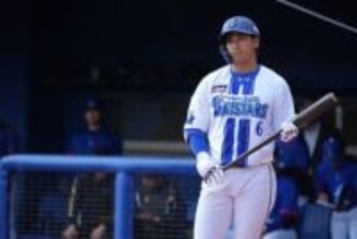 DeNA森敬斗は「外野をやりながら」　2軍監督が語った“現在地”「掴み取ってもらう」