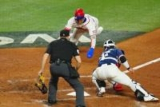 ソトが神の手で生還　ゲレーロJr.が“神走塁”で先制呼び込む…WBC準々決勝