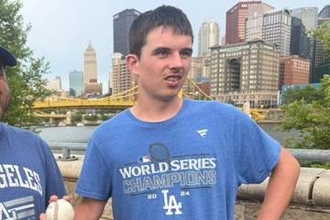 敵地で放った大谷の13号、ド軍ファンがゲット　15歳少年が笑顔「興奮しています」