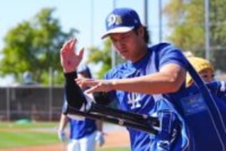 ド軍アイテムが“激変”…「醜いな」「普通のやつの方が」　MLB公式に賛否「美しい」