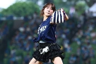 父は西武OB、ミニスカ美女が豪快投球「単純にすごすぎる」　ファン興奮「めっちゃ可愛い」