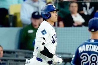 大谷翔平の膝は「少しぎこちない状況」　ド軍監督が試合中に説明…登板に与える影響は？