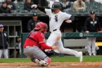 村上宗隆を襲った“妨害”「足首を骨折していたかも」　米解説が指摘、眼前に迫った危険