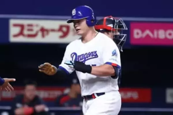 中日伏兵にも初弾　1戦1発ペース→2戦6発…HRウイングで見えた強竜復活【話題席で観戦】