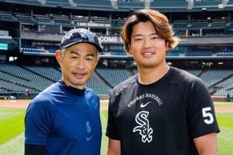 村上宗隆、イチロー氏とご対面　緊張の面持ちで何度も頭ペコリ…レジェンドは笑顔