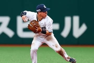 体勢崩されても完璧送球…“安打強奪”で「井口Jの候補」　22歳に他球団ファン羨望「欲しい」