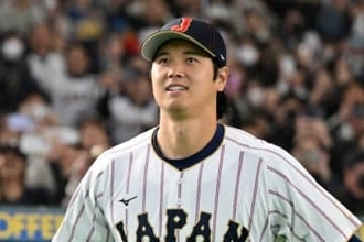 大谷翔平、最新の愛犬デコピンを公開　1位通過決定翌日にまさか…ぬいぐるみ“破壊”か