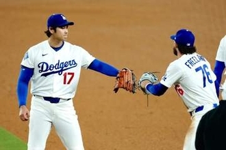 大谷翔平を救った24歳の美技「頭脳プレー」　LA実況感動…つながった“安息”