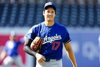 頂上決戦の裏で…大谷翔平が“悪ガキ発動”　ド軍スタッフに謎行動、浮かべた満面の笑み