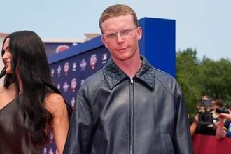 MLB有望株にソワソワ「新彼女？」　球宴で見つかった“同伴者”に米困惑「別れたの？」